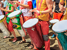 Dicas de alimentação para aproveitar o Carnaval com energia