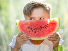 Filhos pequenos e alimentação saudável: como envolvê-los em um cardápio nutritivo