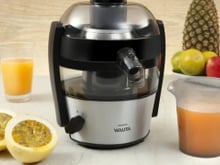 Se eu quisesse tomar suco fresco todos os dias, aproveitaria o desconto de quase 40% nesta centrífuga Philips Walita