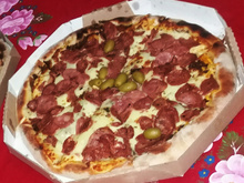 Pizza com borda recheada