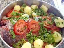 Corvina assada ao forno com vinho branco seco