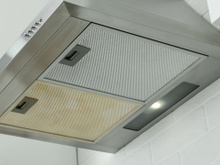 Limpe a coifa da sua cozinha assim, é tão simples! Em apenas 5 minutos, toda a gordura desaparece e ela fica como nova