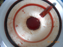 Manjar branco com calda de vinho