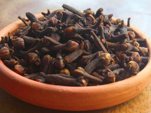 Adeus cheiro de fritura: o truque do cravo-da-índia para perfumar a casa hoje