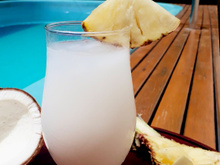Batida de abacaxi com coco