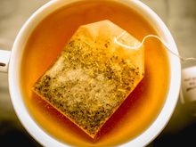 Dica do dia: não jogue o saquinho de chá fora e veja 7 coisas incríveis para fazer com eles