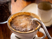 Anvisa anuncia recolhimento de pó de café por irregularidades sanitárias; veja qual marca está envolvida