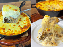 Aprendi uma receita diferente que é um sucesso aqui em casa: escondidinho de coração de galinha e cebola caramelizada