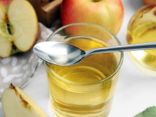 Benefícios do vinagre de maçã orgânico: é isso que acontece com o seu corpo quando você ingere 1 colher por dia do jeito certo