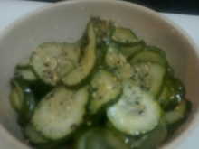 Salada de pepino com gergelim