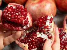 Fruta da prosperidade: como a romã pode atrair fartura para a sua vida (e benefícios para a saúde!)