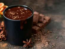 Achei que sabia fazer chocolate quente, aí testei essa receita cremosa de verdade e fiquei chocada