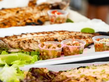 Música ao vivo e peixe na brasa são destaques na 47ª Festa da Tainha de Bertioga/SP