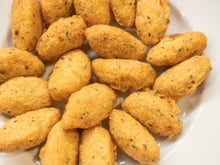 Aprendi o segredo para fazer bolinho de bacalhau sequinho e dourado sem absorver óleo, resultado perfeito toda vez