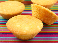 Bolinhos de fubá com queijo