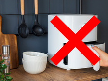 Pense bem antes de colocar a airfryer nessa parte da cozinha, há risco de incêndio