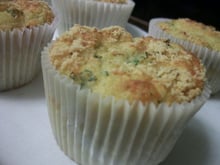 Bolinho de arroz assado e recheado: confira a receita prática