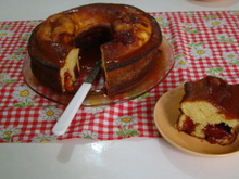Bolo de fubá com goiabada
