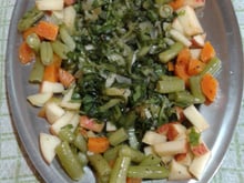 Salada de almeirão com legumes
