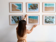 O que a psicologia revela sobre quem tem fotos penduradas nas paredes de casa? O que significa?