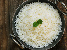 Muitos brasileiros amam esse arroz, mas ele é o mais contaminado por agrotóxicos, segundo novo estudo