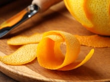 Veja como a casca de laranja pode transformar as suas plantas