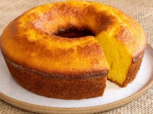Bolo de creme de leite com cenoura fica cremoso demais; nunca vi nada igual!