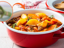 A técnica da culinária francesa que todos deveriam fazer: seus pratos ficarão mais aromáticos e o sabor acentuado