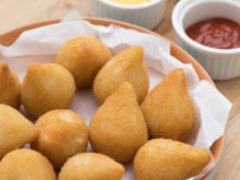 Coxinha fit de frango 