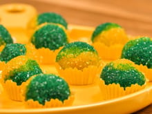 Brigadeiro para a Copa do Mundo com açúcar colorido verde e amarelo