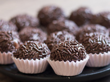 Brigadeiro vegano: aprenda a fazer essa receita maravilhosa
