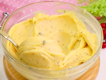 Para trufas, bolos, brownies e muito mais: aprenda a fazer um recheio trufado de maracujá estruturado e muito cremoso