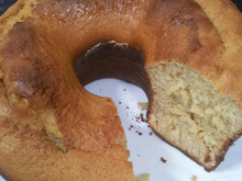 Bolo de liquidificador fofinho surpreende pelo sabor e textura: já printa aí que é fácil de fazer