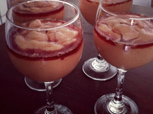 Creme de papaia com licor de cassis