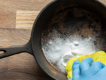 "Sua frigideira não está velha e sem aderência, ela só perdeu o preparo": esse é o truque para salvar sua frigideira que gruda tudo