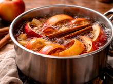 Ferver cascas de maçã com canela: por que é recomendado e para que serve