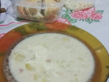 Sopa cremosa de batatas com requeijão