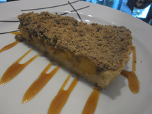 Torta de pêssego com farofa