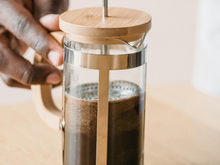 Prensa francesa: Essas 3 utilidades vão fazer você querer ter essa cafeteira!