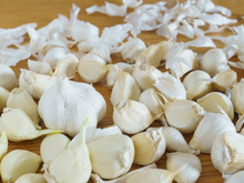 Se você tem cascas de alho, você tem um tesouro: 5 dicas da minha avó para a sua casa