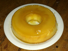 Pudim de leite com coco