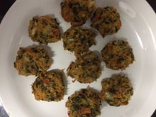 Bolinho de espinafre assado