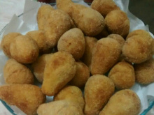 Coxinha com massa de arroz