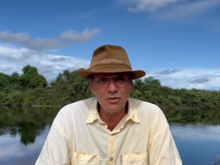Almir Sater, de 69 anos, mantém fazenda de 25 mil hectares no Pantanal como parte de um projeto regional que preserva a criação de gado e busca conciliar produção rural, conservação ambiental e permanência dos proprietários na terra