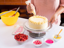 As melhores dicas para confeitar bolos de maneira criativa