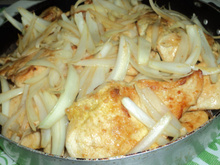 Filé de frango acebolado