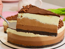 Torta mousse de três chocolates: receita deliciosa e fácil de fazer nem precisa ir ao forno