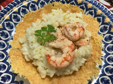 Risoto de camarão na cestinha de parmesão