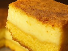 Acabei de fazer esse bolo e a minha avó que se descobriu celíaca amou: bolo de fubá cremoso sem glúten delicioso