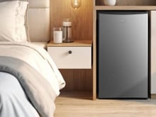 Frigobar Midea de 45 litros aposta em tecnologia Inverter e está com o menor preço do ano